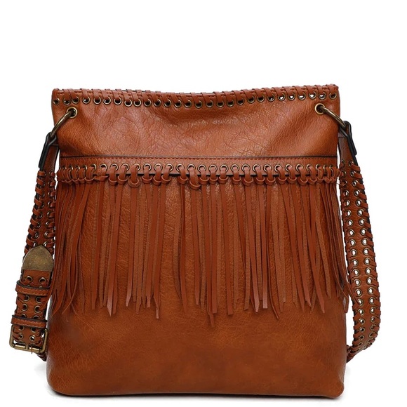 🌻NWT! Large Fringe Crossbody